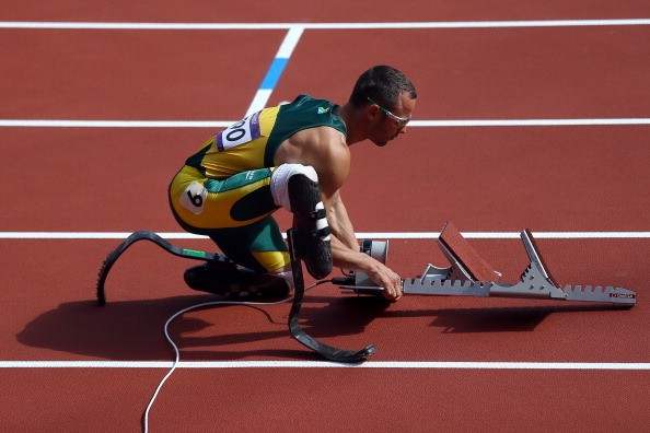 Với một người bình thường, giành quyền tham dự Olympic đã khó và với Oscar Pistorius - một người khuyết tật (cụt cả hai chân) thì chuyện đó càng gần như là không thể, nhất là ở môn điền kinh. Nhưng VĐV 25 tuổi người Nam Phi đã vượt lên tất cả để thực hiện ước mơ tranh tài ở một kỳ Olympic. Đó là một điều kỳ diệu, một minh chứng tuyệt vời nhât cho ý chí của con người...